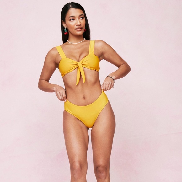 Bikini Set - Picture 2 of 9